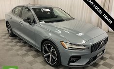 2024 Volvo S60 B5 Core Dark Theme