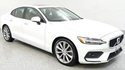 2021 Volvo S60 T6 Momentum