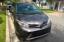 2020 Toyota Sienna LE