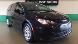 2022 Chrysler Voyager LX