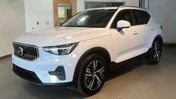 2025 Volvo XC40 B5 Core Bright Theme