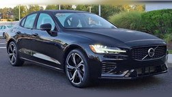 2023 Volvo S60 Recharge T8 Plus Dark Theme