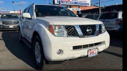 2005 Nissan Pathfinder LE