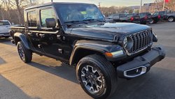 2026 Jeep Gladiator Sahara