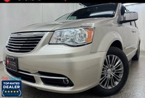2014 Chrysler Town and Country Touring-L