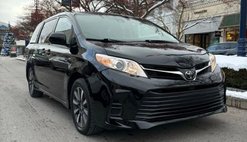 2018 Toyota Sienna LE 7-Passenger