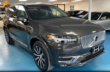 2022 Volvo XC90 T6 Inscription 6-Passenger
