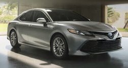 2018 Toyota Camry Hybrid LE
