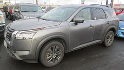 2022 Nissan Pathfinder SV