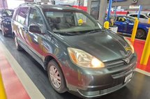 2005 Toyota Sienna CE
