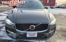 2022 Volvo XC60 B5 Momentum
