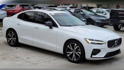 2023 Volvo S60 B5 Plus Dark Theme