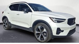 2025 Volvo XC40 B5 Plus Dark Theme