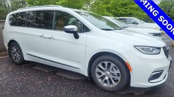 2023 Chrysler Pacifica Hybrid Pinnacle