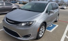 2017 Chrysler Pacifica Touring L FWD