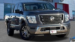 2022 Nissan Titan SV