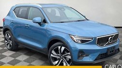 2023 Volvo XC40 B5 Plus Bright Theme