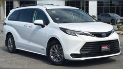 2021 Toyota Sienna LE 8-Passenger