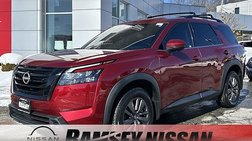 2024 Nissan Pathfinder SV