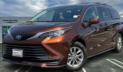 2022 Toyota Sienna LE 8-Passenger