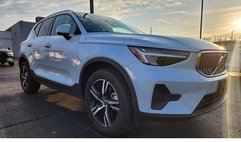 2025 Volvo XC40 B5 Core Bright Theme