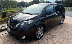 2013 Toyota Sienna SE 8-Passenger