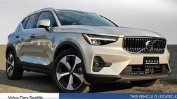 2023 Volvo XC40 B5 Plus Bright Theme