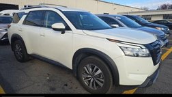 2022 Nissan Pathfinder SL