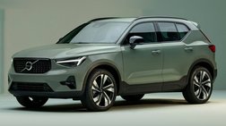 2024 Volvo XC40 B5 Plus Dark Theme