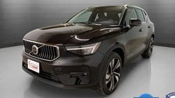 2025 Volvo XC40 B5 Plus Bright Theme