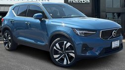 2024 Volvo XC40 B5 Plus Bright Theme