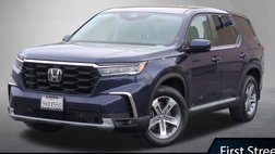 2023 Honda Pilot EX-L w/Rear Captain's Chairs
