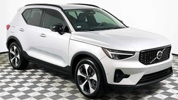 2025 Volvo XC40 B5 Plus Dark Theme