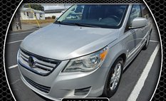 2011 Volkswagen Routan SE