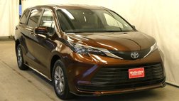 2024 Toyota Sienna LE 8-Passenger