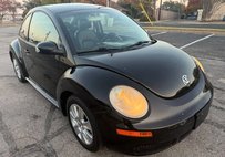 2010 Volkswagen New Beetle Base