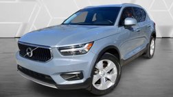 2022 Volvo XC40 T5 Momentum