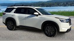 2022 Nissan Pathfinder SV