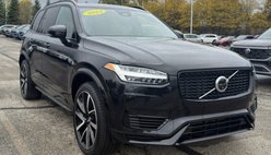 2023 Volvo XC90 Recharge T8 Ultimate Dark Theme