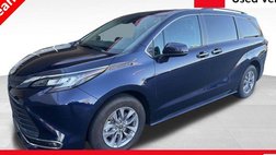 2023 Toyota Sienna XLE