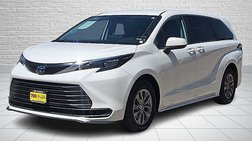 2024 Toyota Sienna LE 8-Passenger