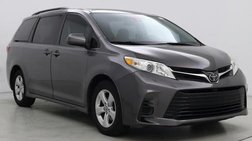 2018 Toyota Sienna LE 7-Passenger FWD with Auto-A