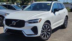 2025 Volvo XC60 B5 Plus Dark Theme