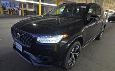 2023 Volvo XC90 Recharge T8 Plus Dark Theme