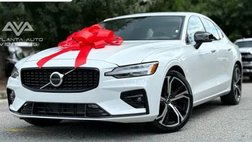 2024 Volvo S60 B5 Core Dark Theme