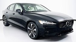 2022 Volvo S60 B5 Momentum