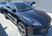 2022 Porsche Macan Base