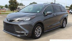 2025 Toyota Sienna XLE 8-Passenger