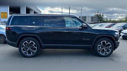 2025 Rivian R1S Adventure
