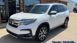 2020 Honda Pilot Touring w/Rear Captain's Chairs